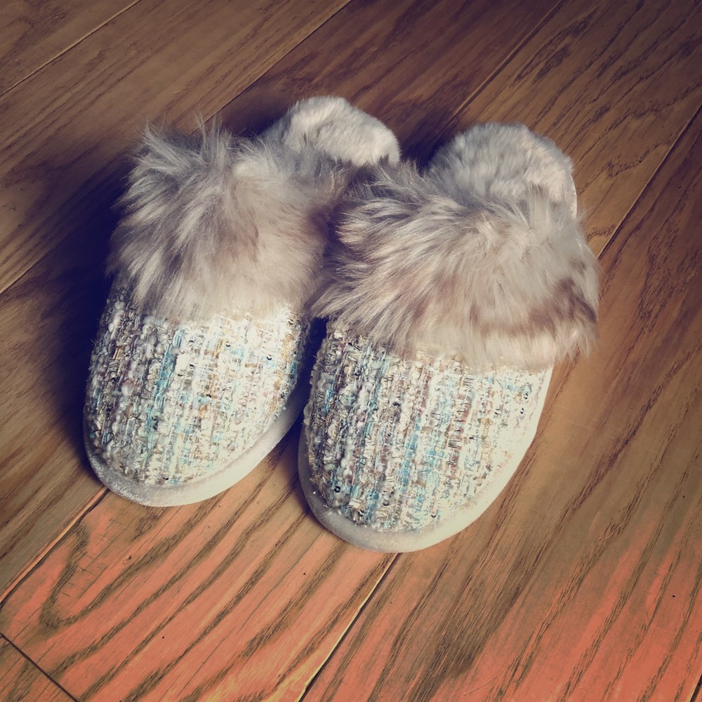 ✨Shimmer Slippers✨